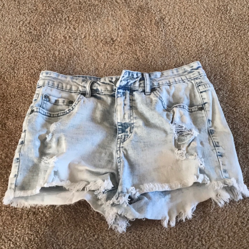 Light washed Jean shorts